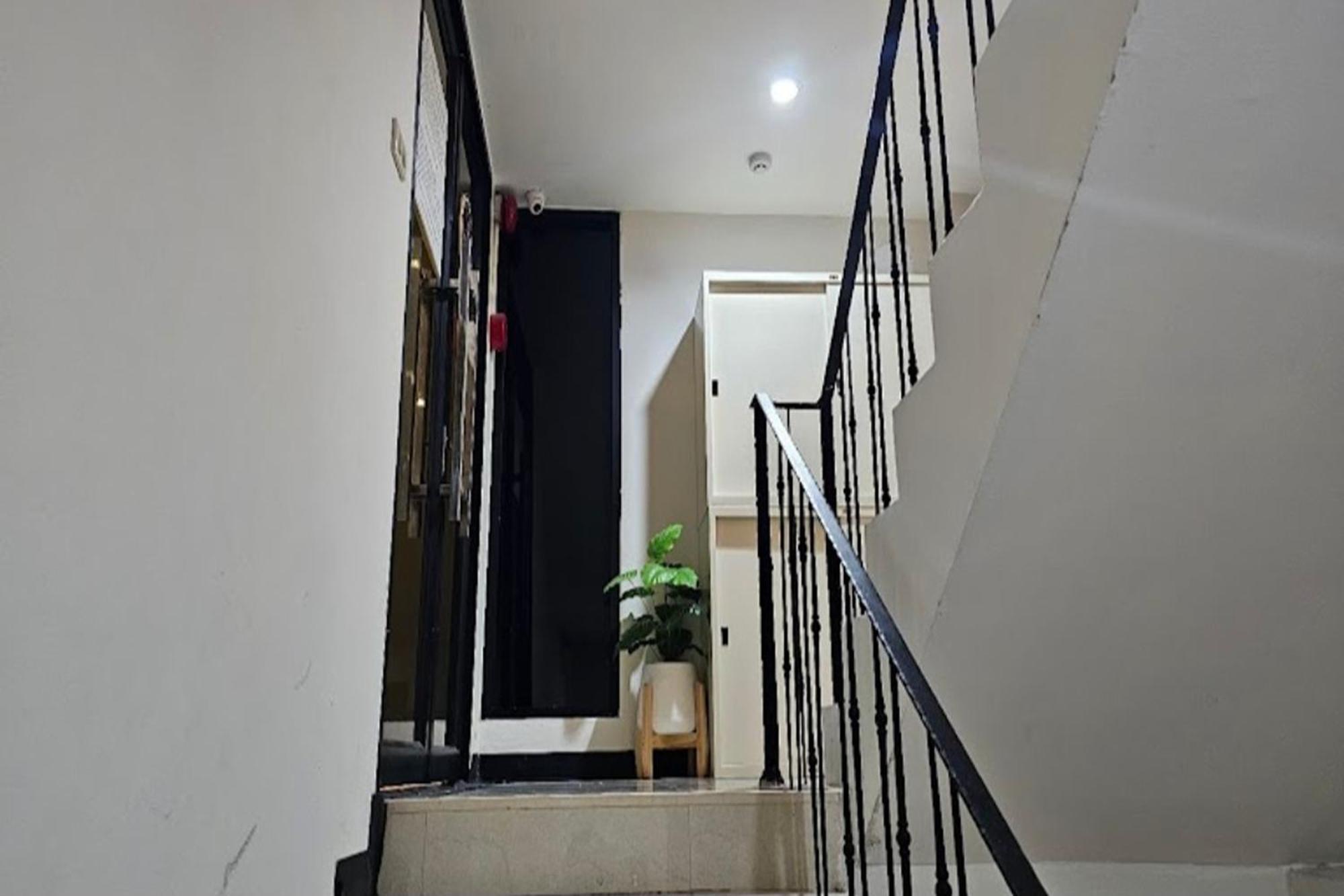 Bnb98 Silom Hotel Banguecoque Exterior foto