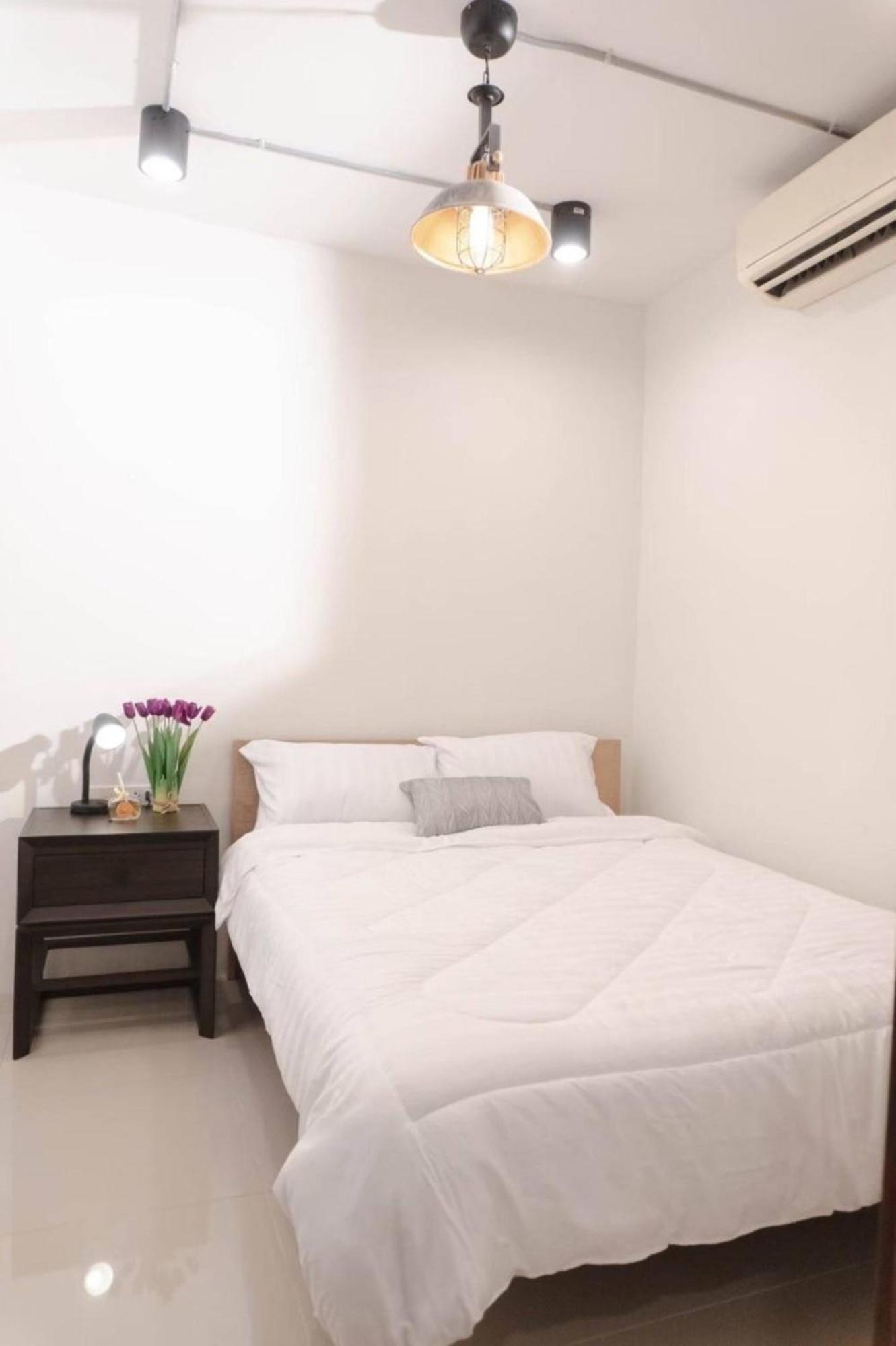Bnb98 Silom Hotel Banguecoque Exterior foto